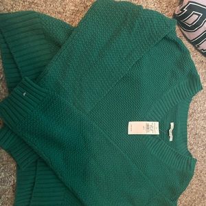 American Eagle low cut sweater
